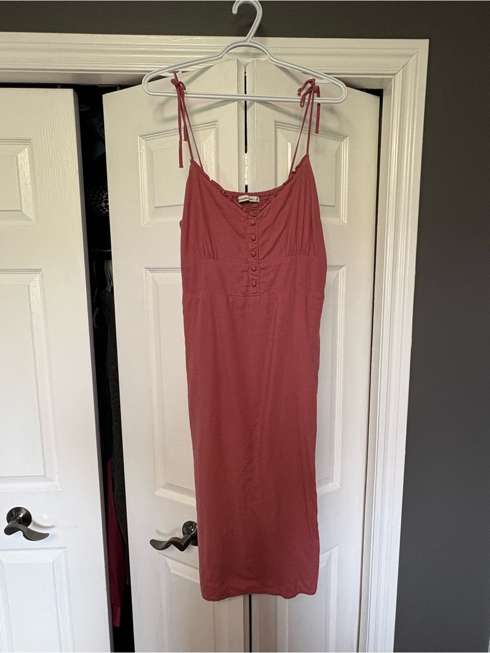 Abercrombie & Fitch Rose Tie-Shoulder Midi Dress